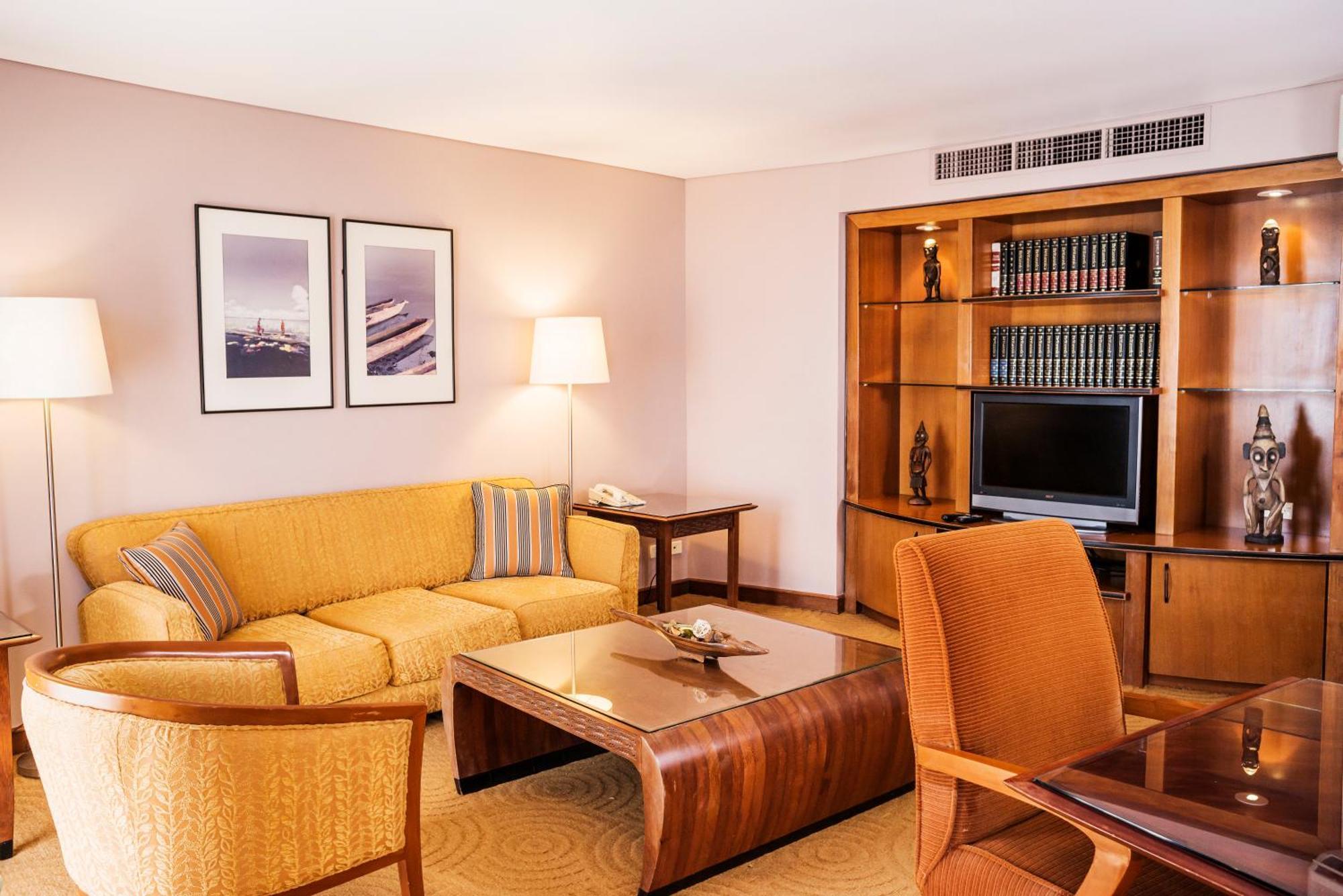 Crown Hotel بورت مورسبي المظهر الخارجي الصورة