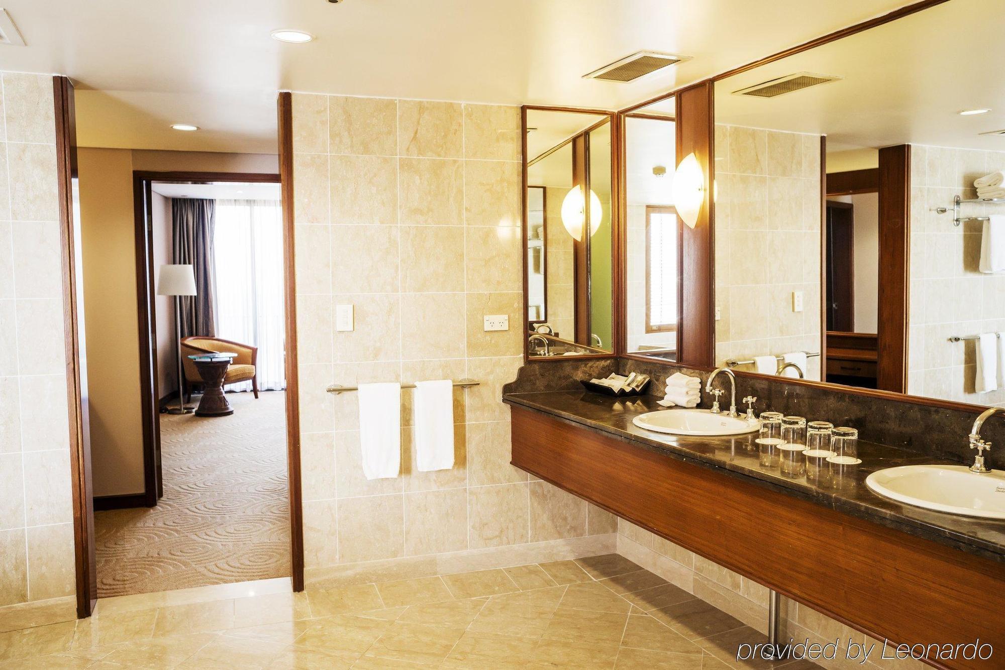 Crown Hotel بورت مورسبي المظهر الخارجي الصورة